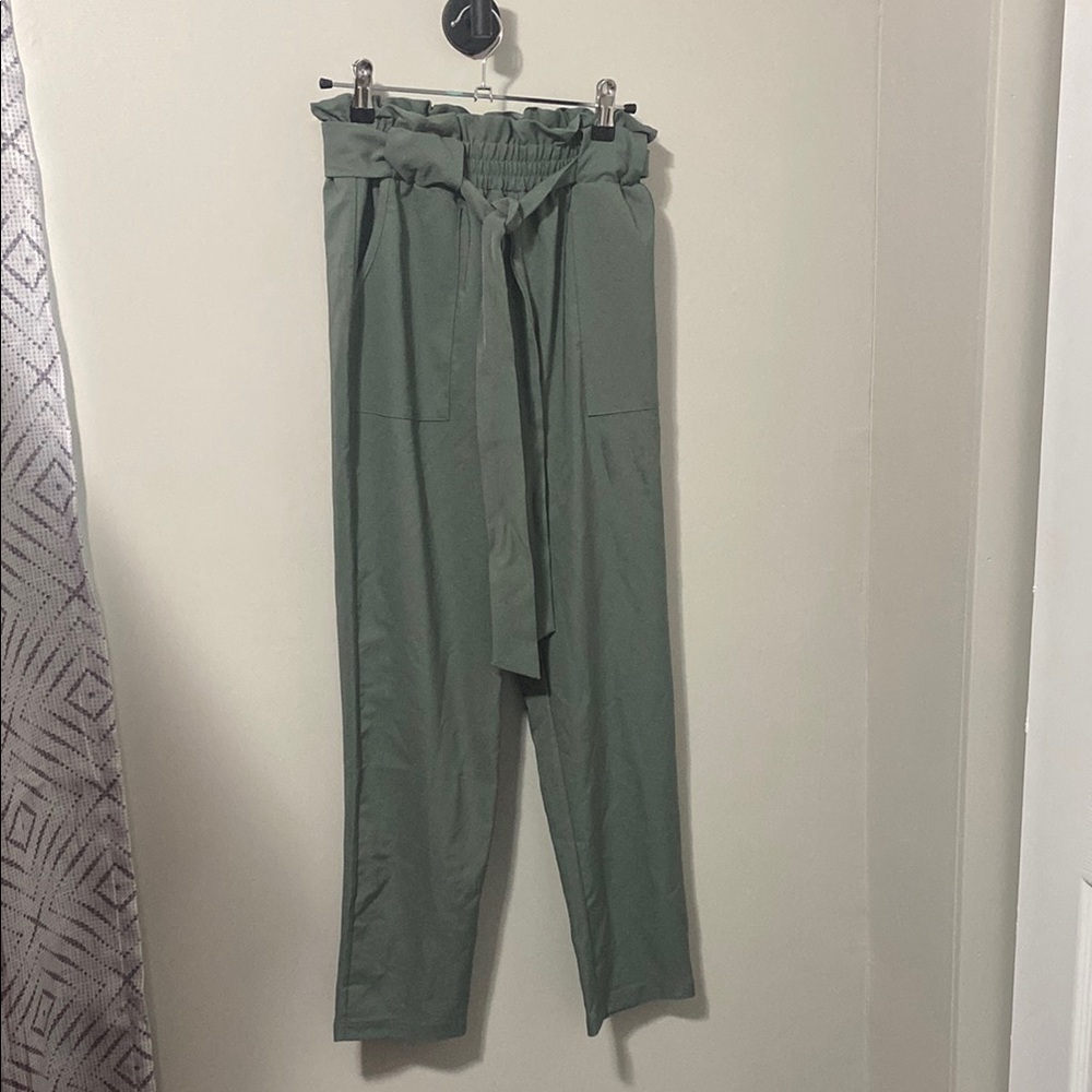 NWT! Grace Karin Green Chinos with Paper-Bag Waist